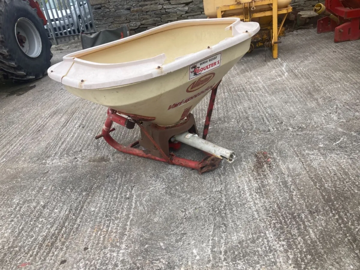 Vicon half ton spreader