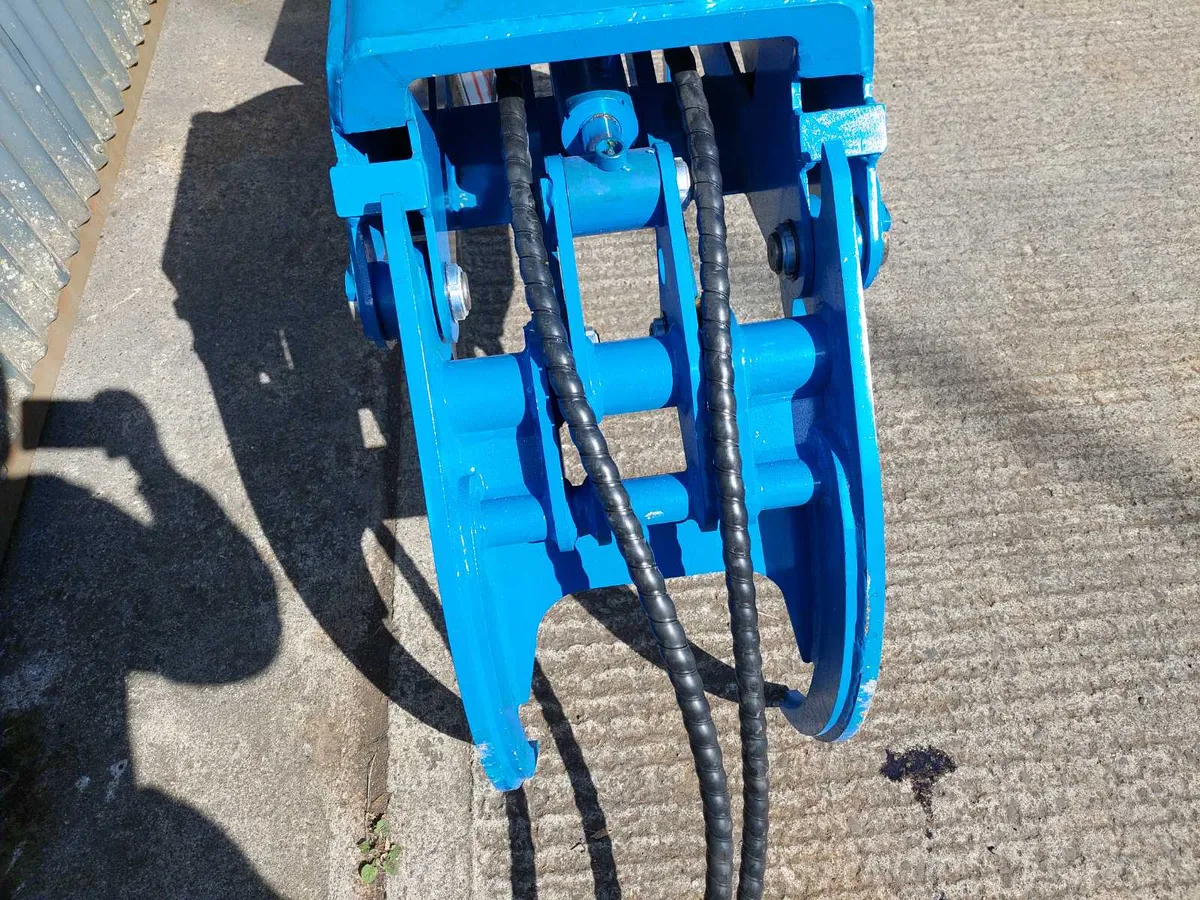 Hydraulic finger grabs - rotating or non rotating - Image 3