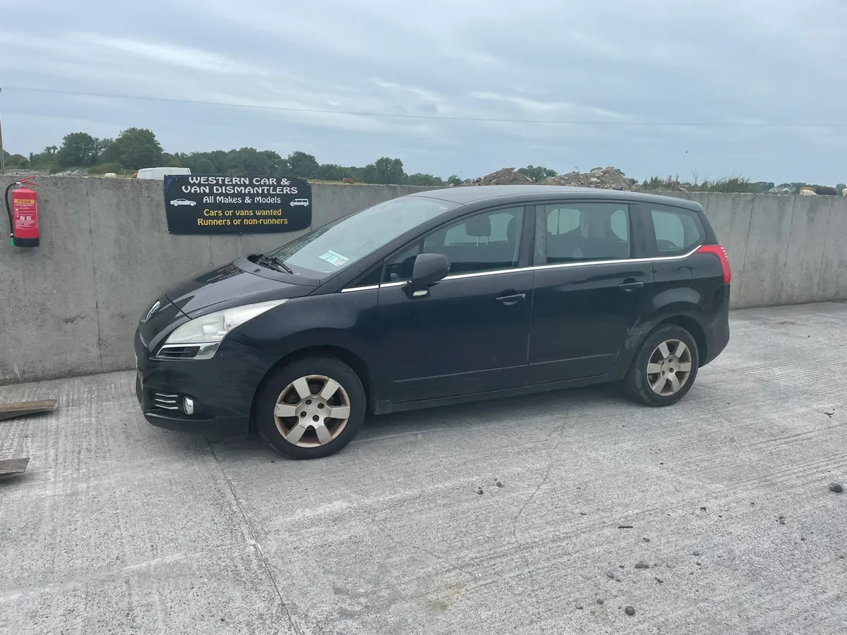 10 Peugeot 5008 1.6 hdi for dismantling