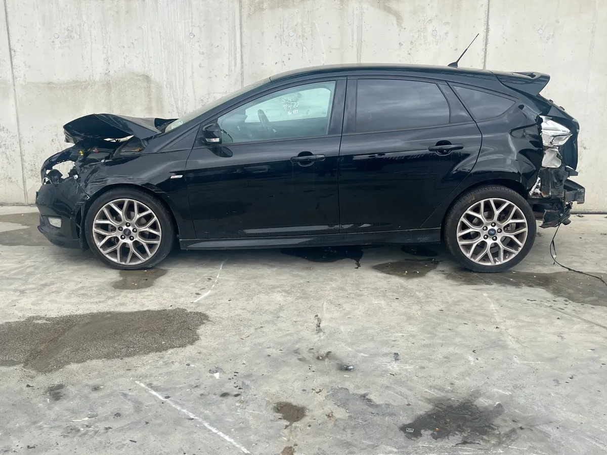 2017 Ford Focus for parts