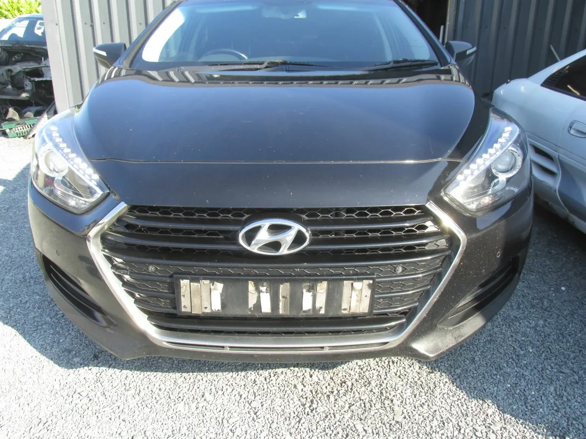 hyundai i40 breaking all models saloon and estate - Image 3