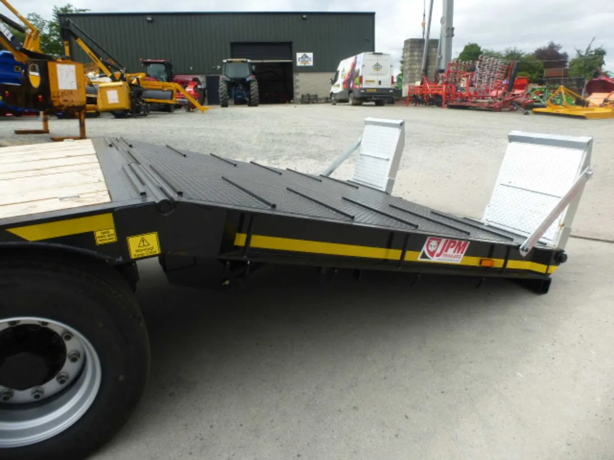 JPM Hyd Beavertail trailer - Image 4