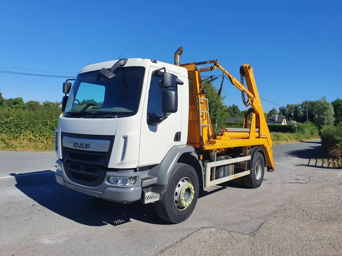 2018 DAF LF 250 SKIP LOADER - Image 1