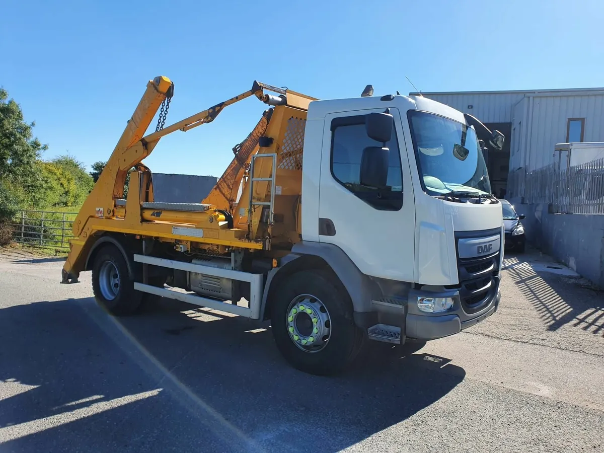 2018 DAF LF 250 SKIP LOADER - Image 2