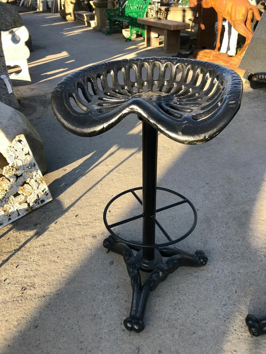 Tractor seat stools swivel - Image 1
