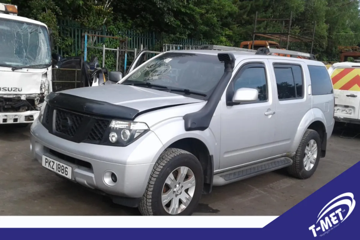 Nissan Pathfinder, 2005 BREAKING FOR PARTS