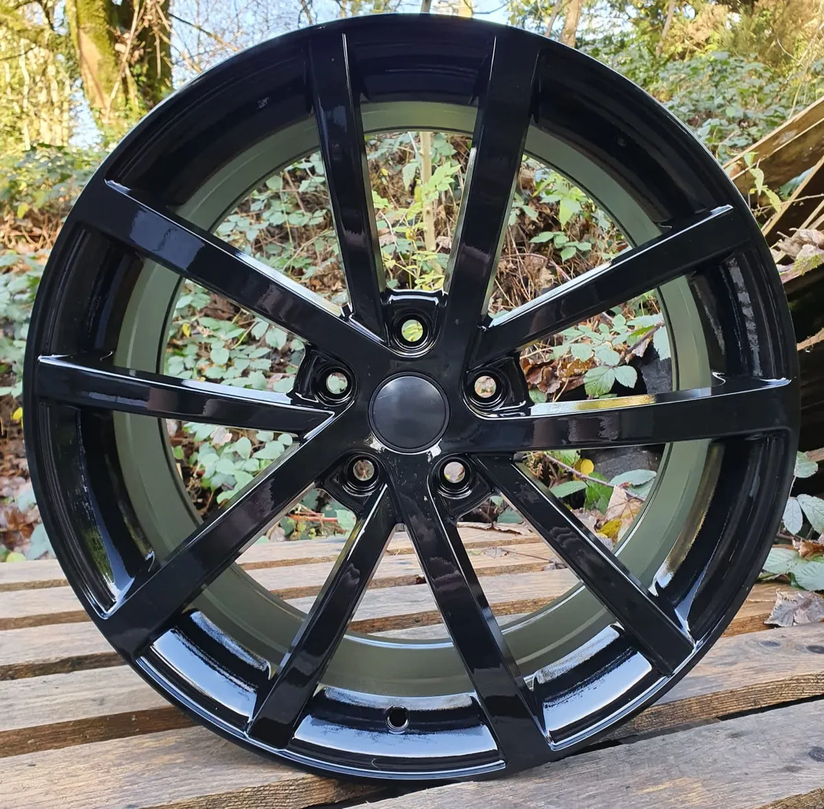 Fk # 1 for alloys , 18” Vancouver gloss black