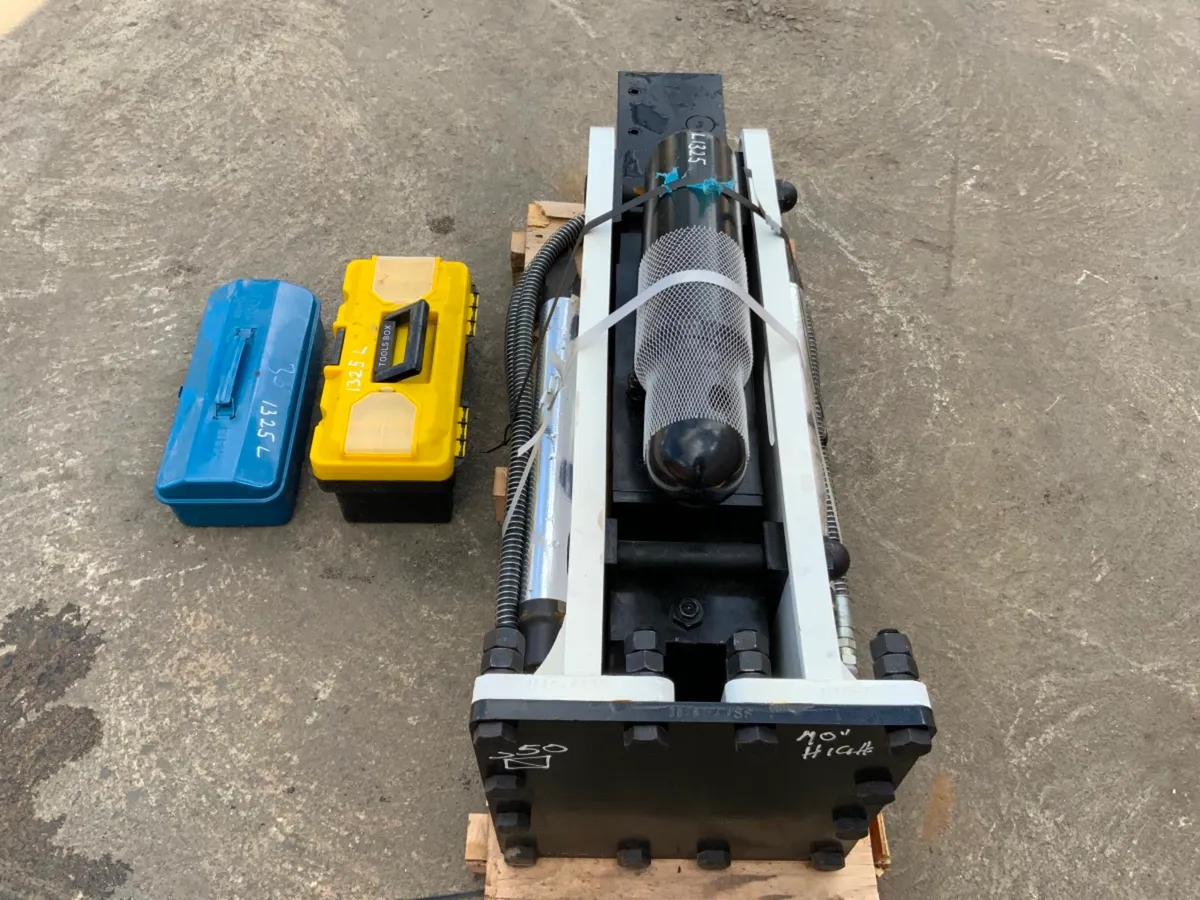 *** NEW ESSENTIAL EB30  HAMMER /  BREAKER 3/6 ton - Image 3