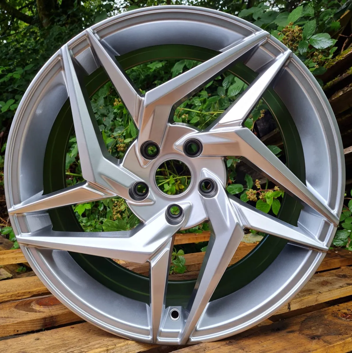 ** FK SALE 22 ** 18” silver 5x112  & 🛞