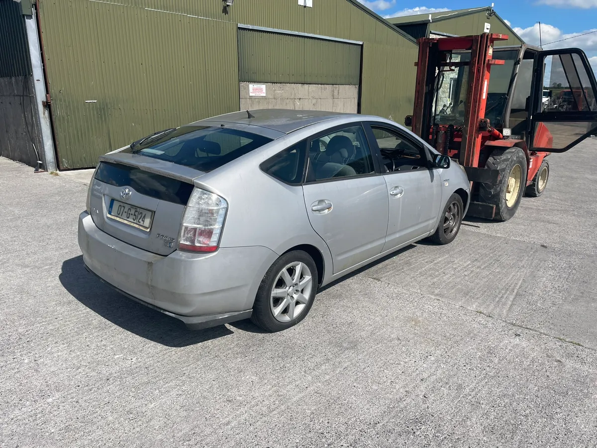 2007 Toyota Prius 1.5 petrol for dismantling