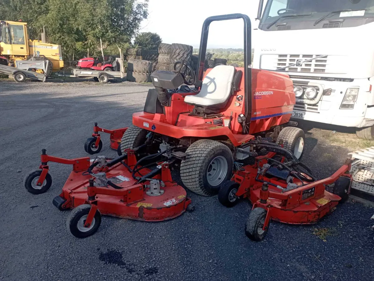 Jacobsen textron he-5111 4wd pitch mower - Image 4