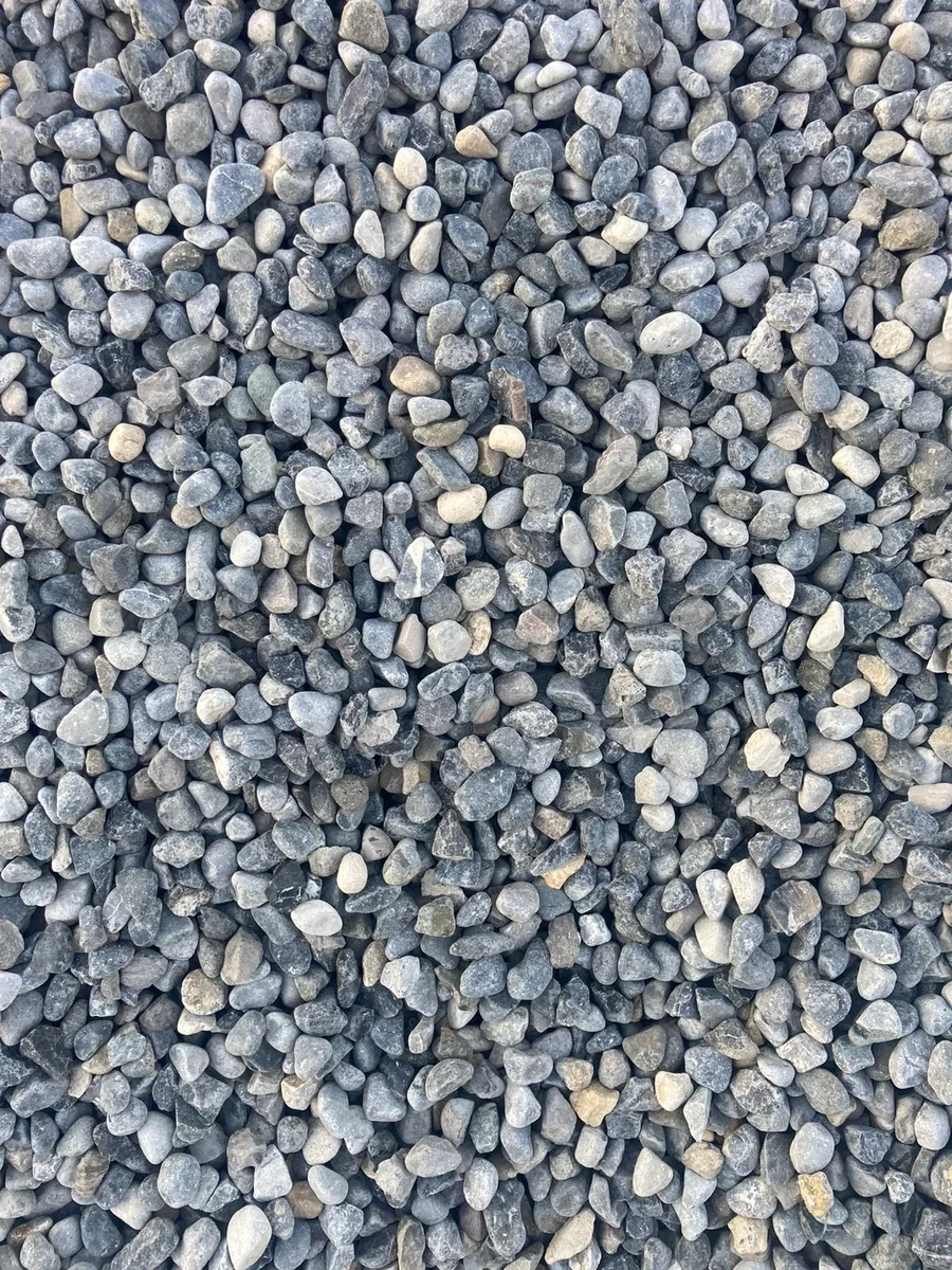 Decorative stone, Bark, Screened topsoil - Image 3