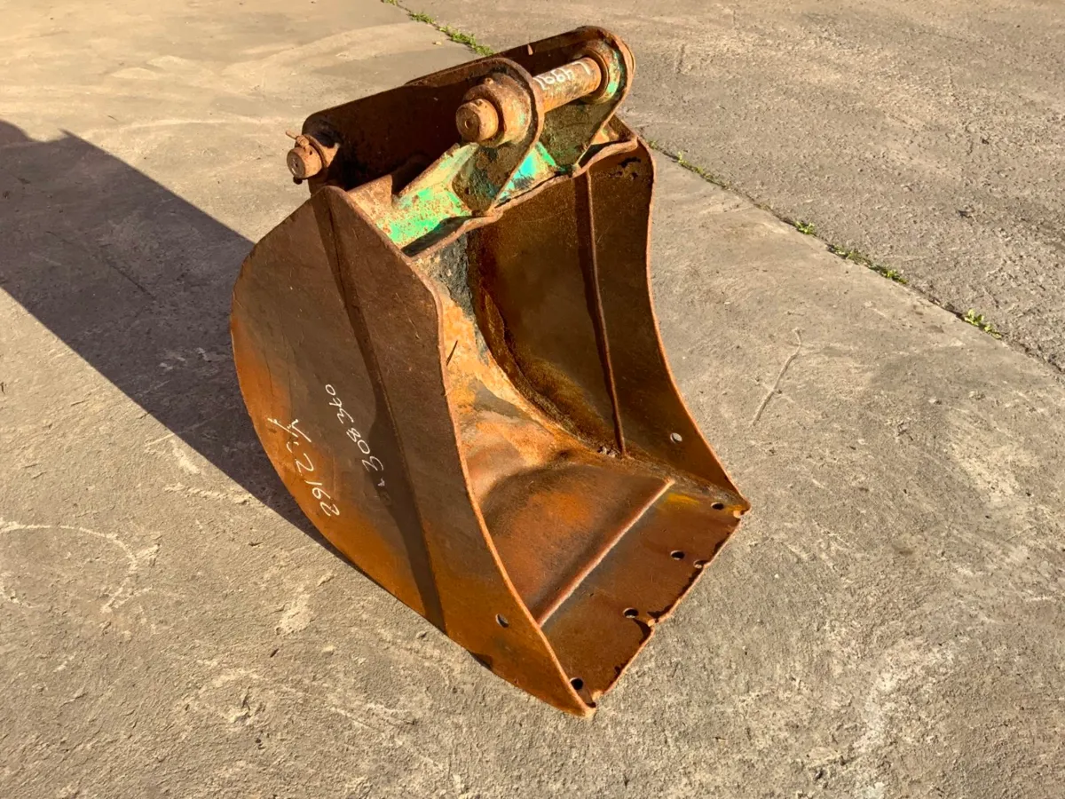 ***  24" DIGGING BUCKET.........45mm PINS ....4991 - Image 2