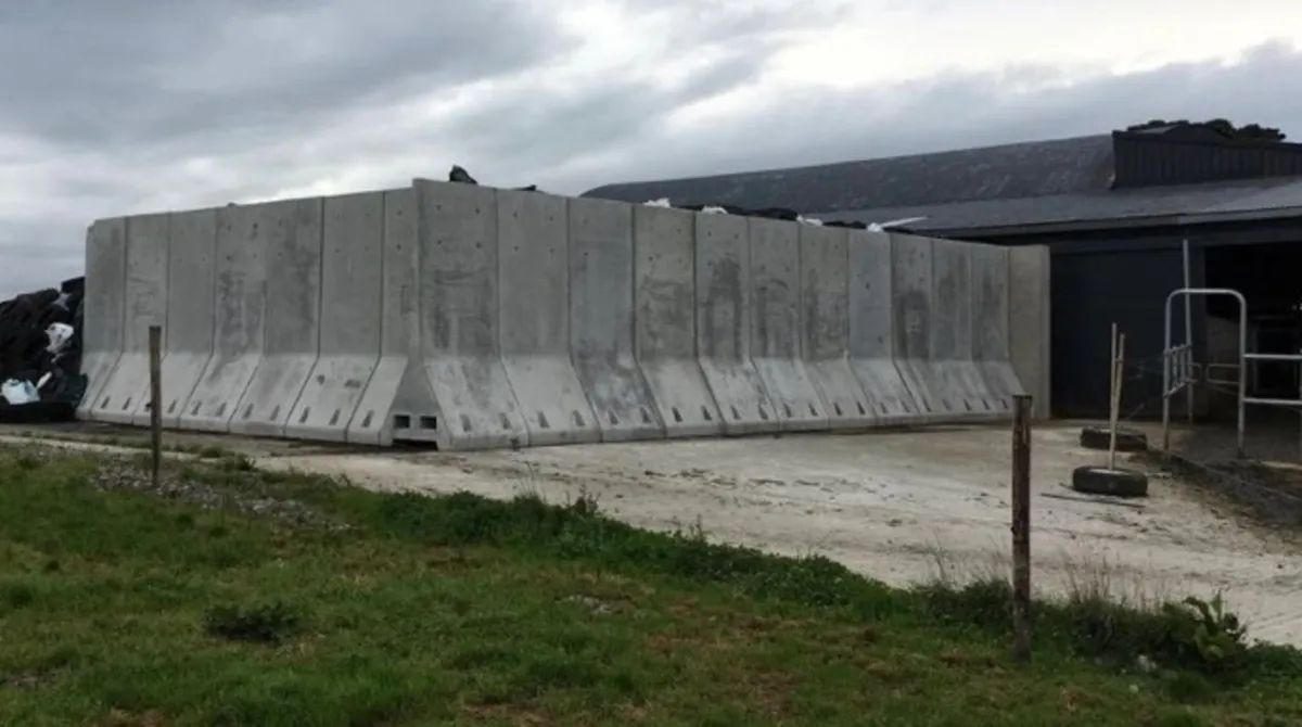 10 ft A shape silage bunker wall