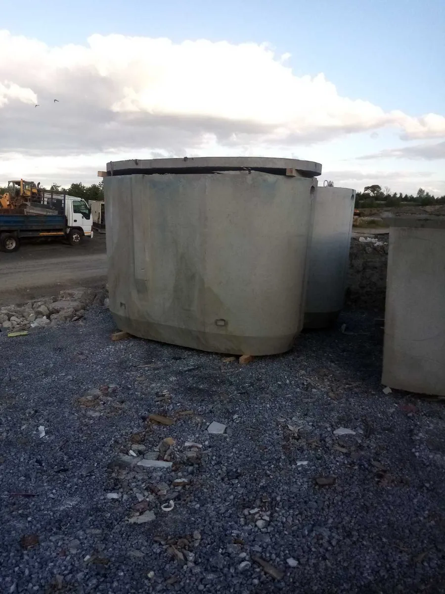 1300 Gallon Rainwater Harvesting Settlement Tank - Image 1