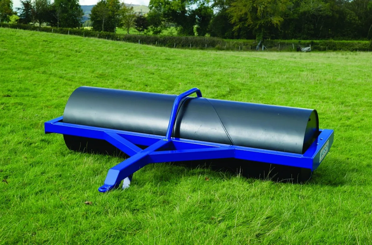 2025 Walter Watson 9'x 36 x 14 Land Roller