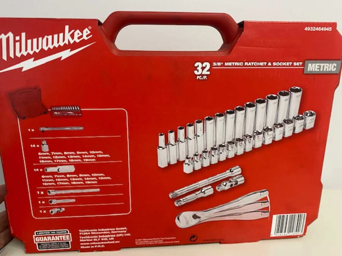 32 PCS 3/8 METRIC SOCKET AND RATCHET SET - Image 3