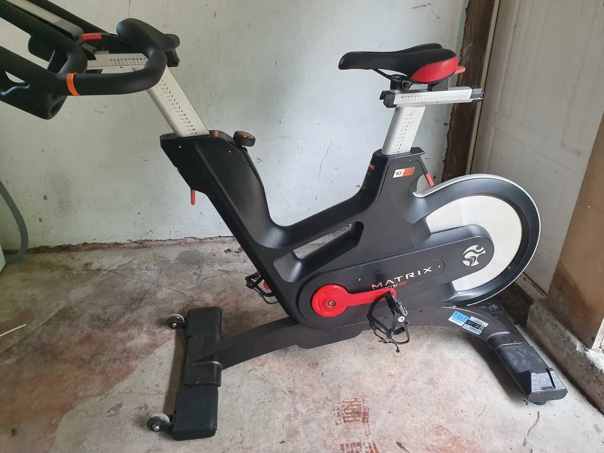 Matrix ic7  spin bike - Image 1