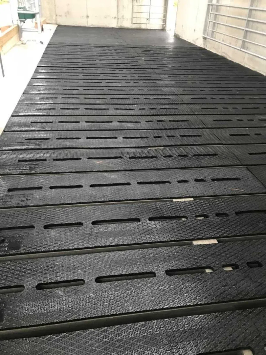 Rubber Slat Mats - Image 1