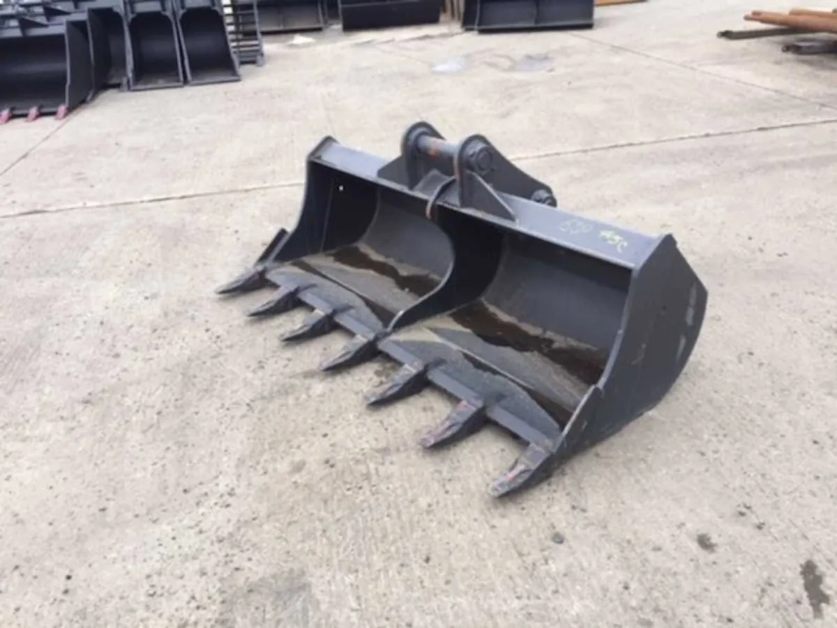 20T Sheugh/ Ditching/ Grading Bucket c/w teeth 6ft - Image 2