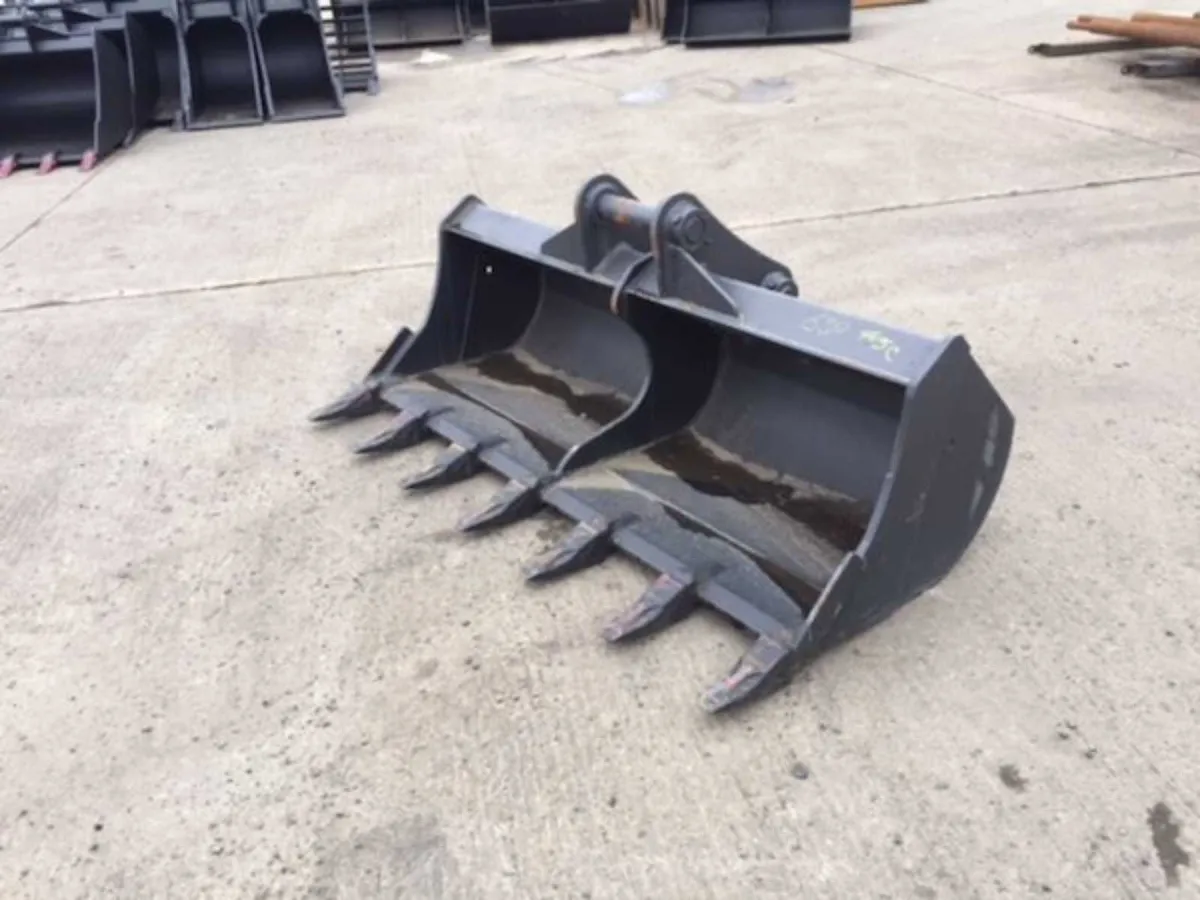 20t Sheugh Bucket with teeth 7ft - Image 1