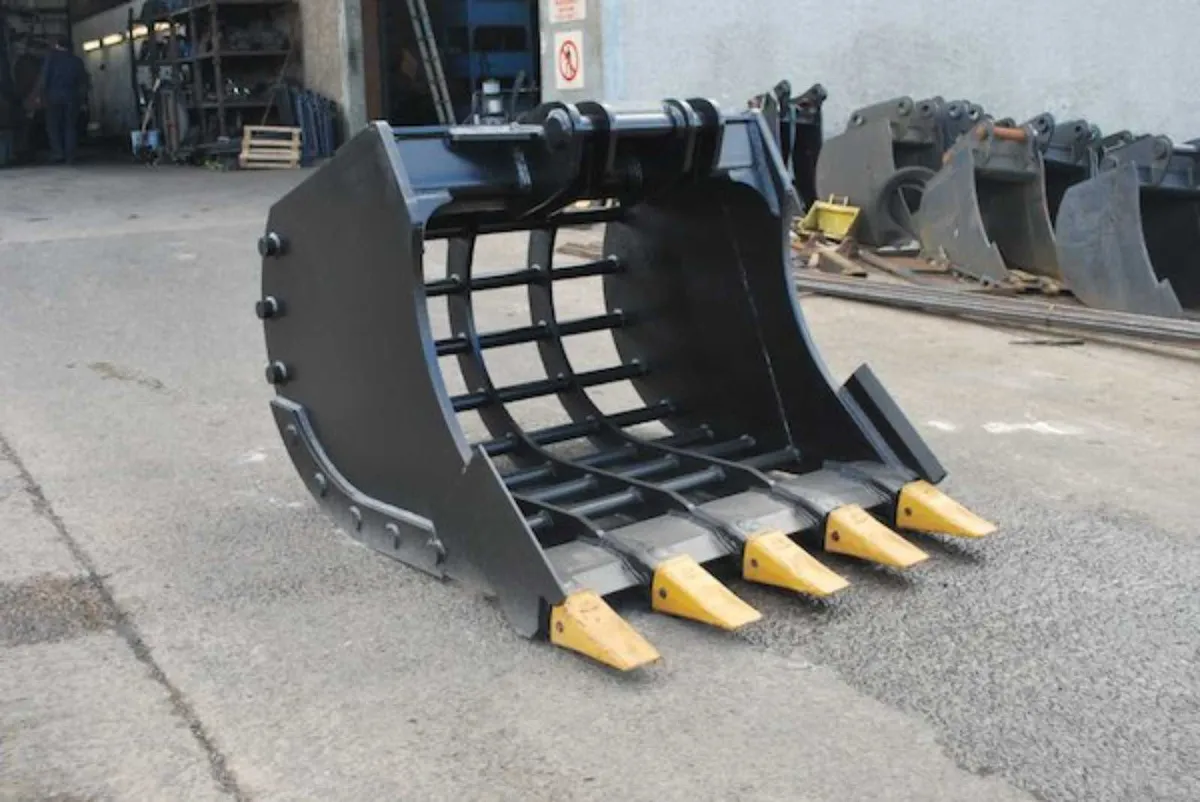 5FT // 30T// Riddle Bucket for excavator - Image 1