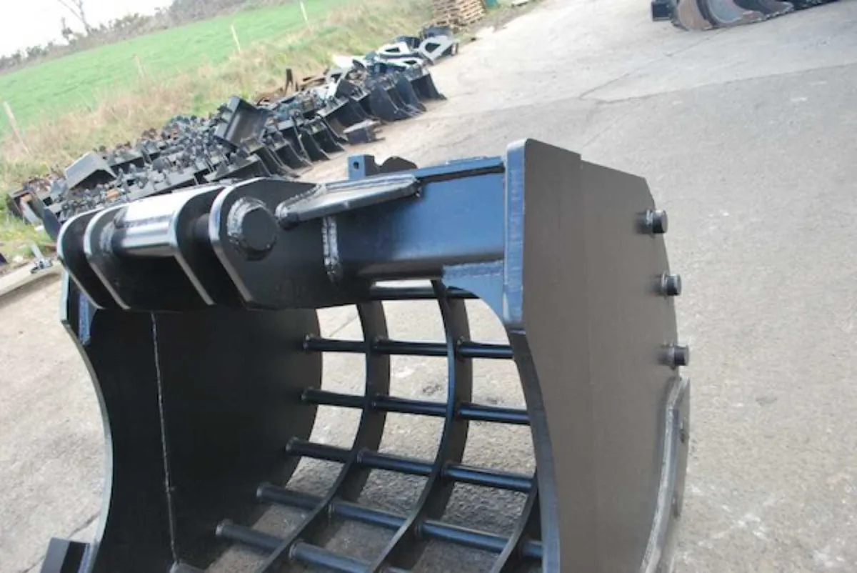 5FT // 30T// Riddle Bucket for excavator - Image 4