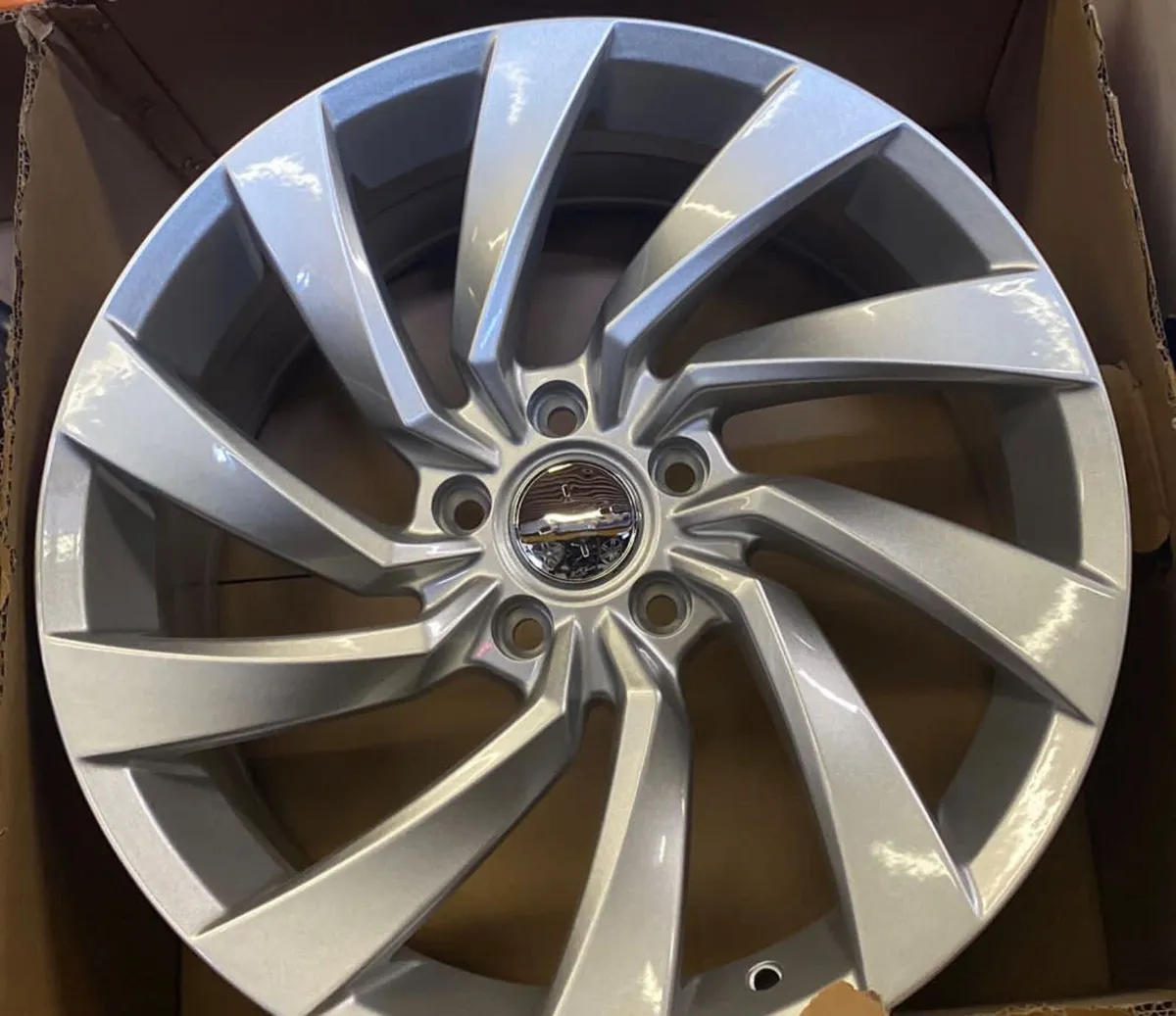 **fk sale 22 ** 18” sirocco R , alloys & tyres