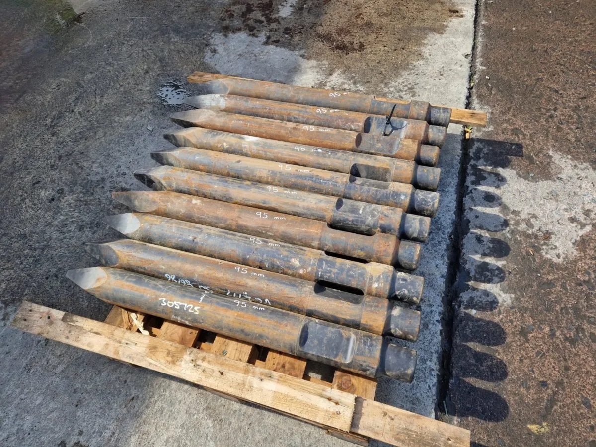 ** BRAND NEW CHISEL TO SUIT 13 TON BREAKER / HAMM - Image 2