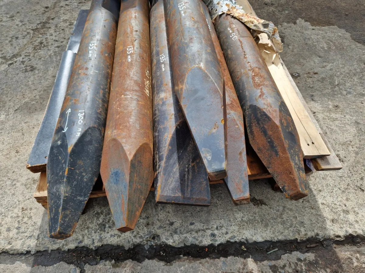 *** HYDRAULIC BREAKER REPLACEMENT CHISELS *** - Image 2