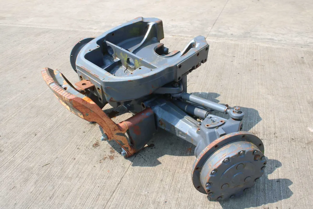 TM 150 Supersteer Front Axel and Bolster - Image 1