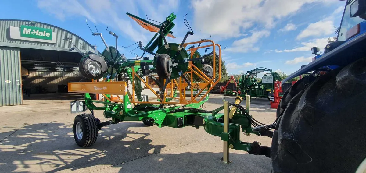 Malone 6 Rotor Trailed Tedder