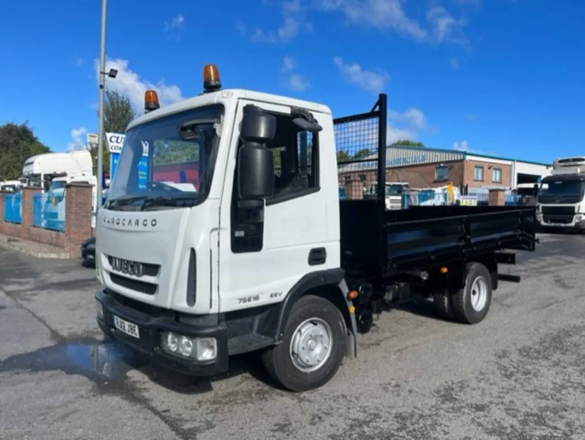 2012 iveco 7.5 ton beavertail tipper