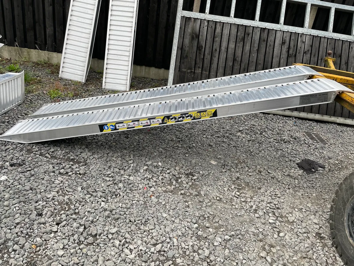 3 meter Aluminium Loading Ramps 3.7 ton capacity - Image 2