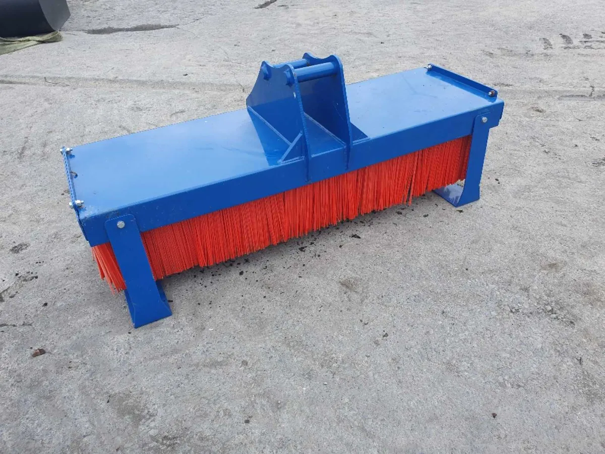 Excavator brushes 2-20 tons