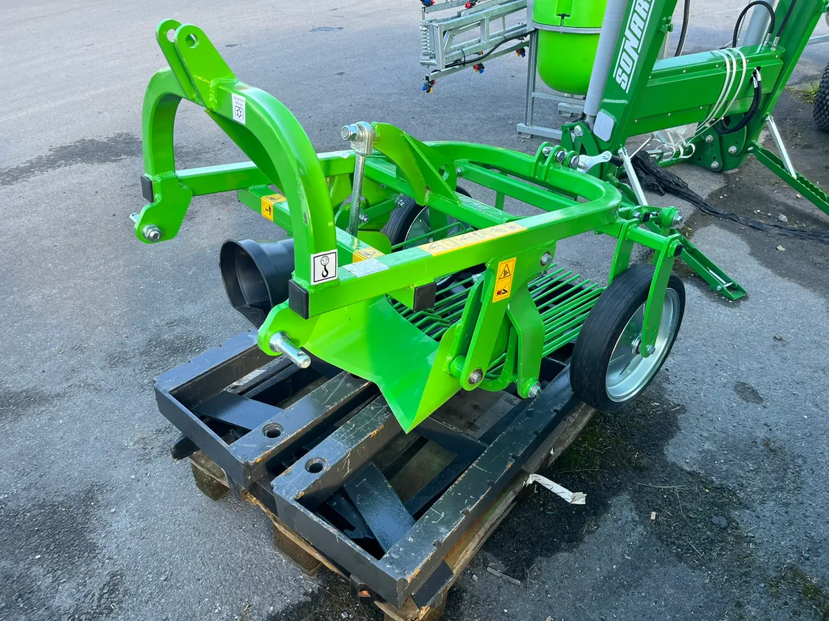 Choice of potato diggers - Image 1