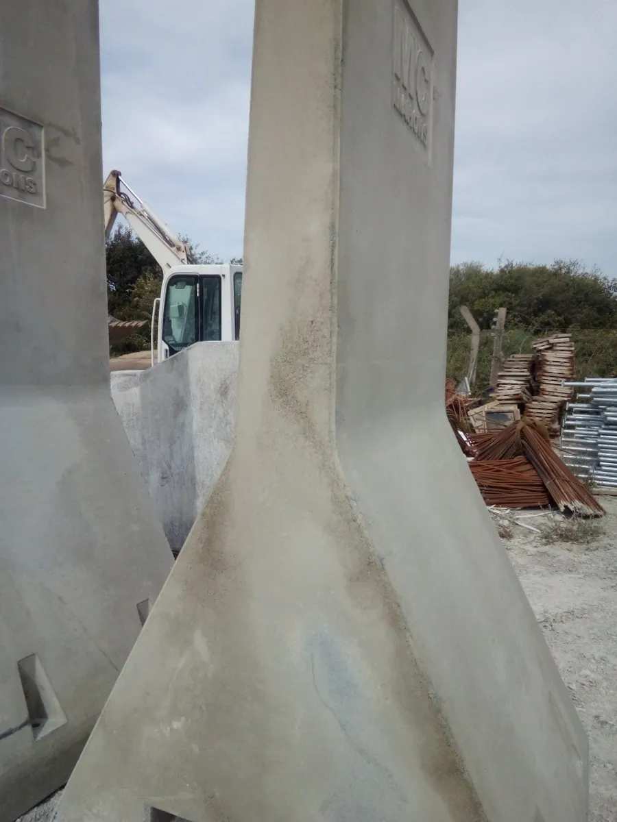 4 Meter  high Bunker silage A Walls . - Image 3