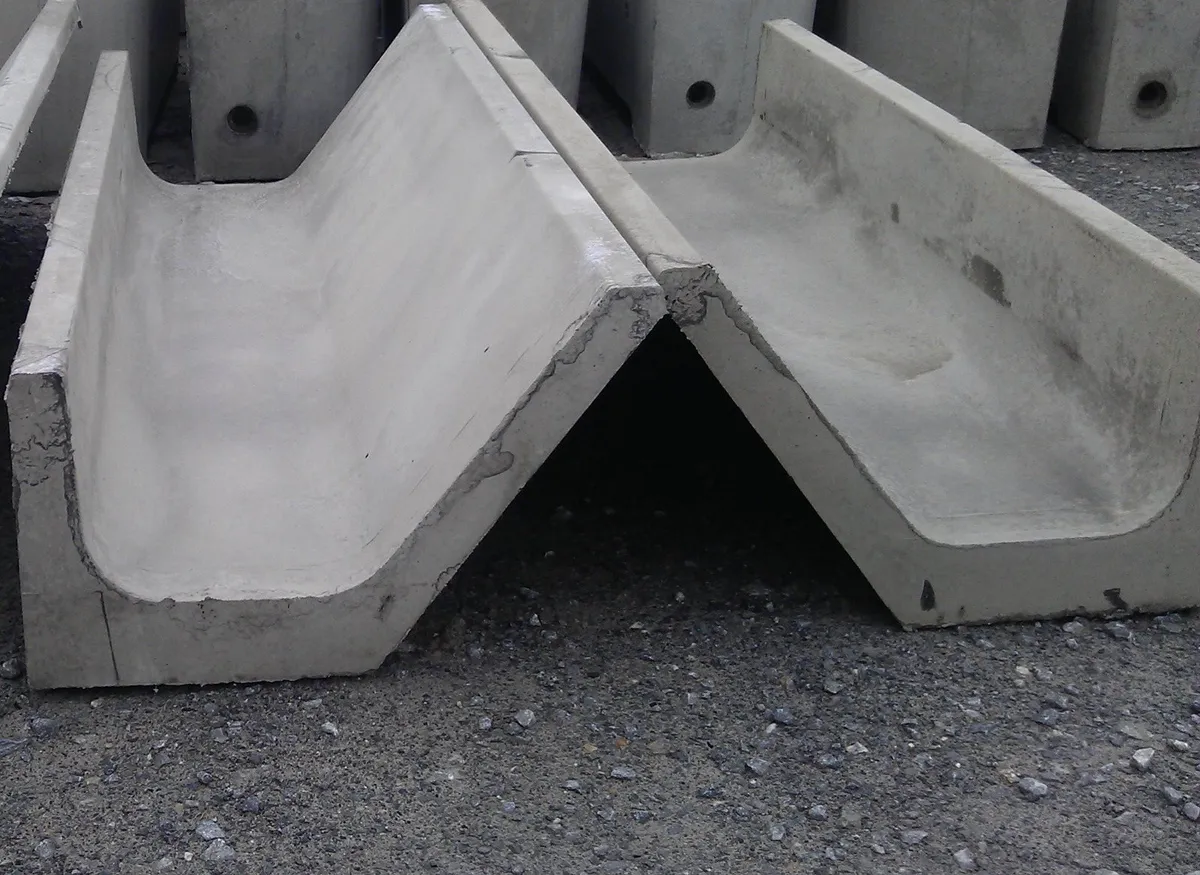 J  Shaped Feeding Barriers For Weanling Calves - Image 2