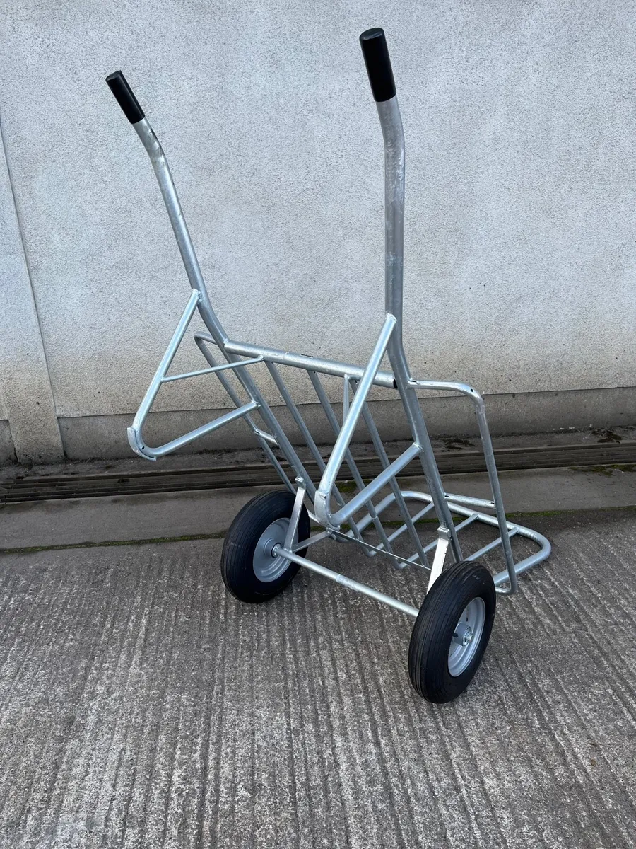 Galvanised Tubular Wheelbarrow - Image 4