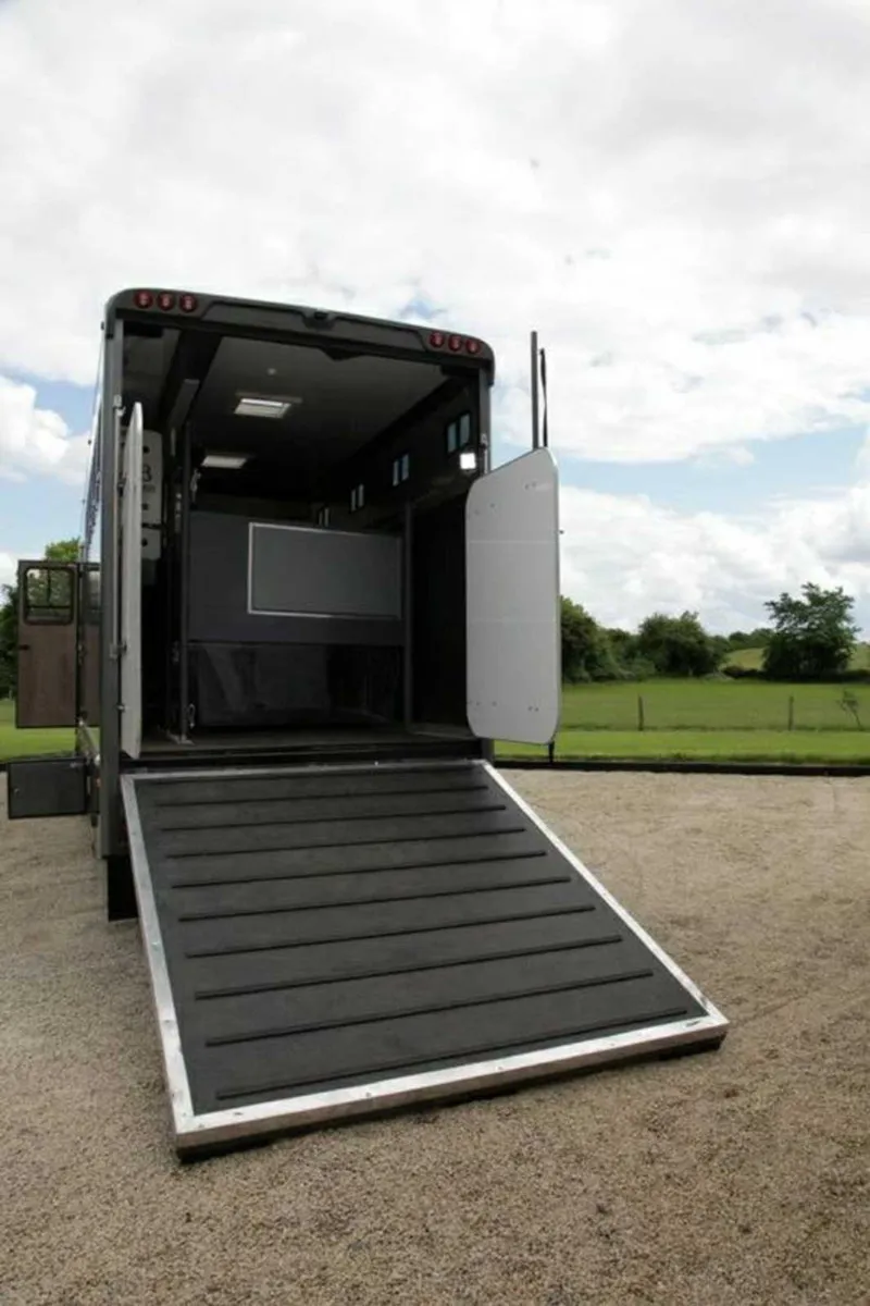 EASYFIX Equine Ramp Matting for Horse Trucks - Image 1