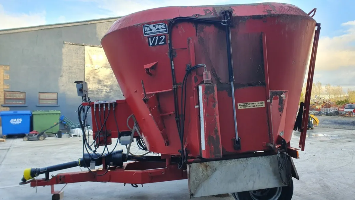 Used Hi Spec V 12 12 Cubic Tub Feeder - Image 2