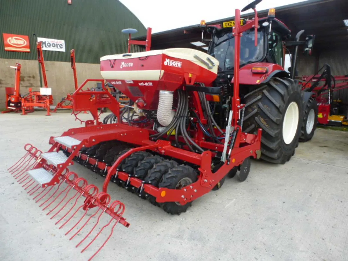 Moore 24 row Arable Spec uni-drill