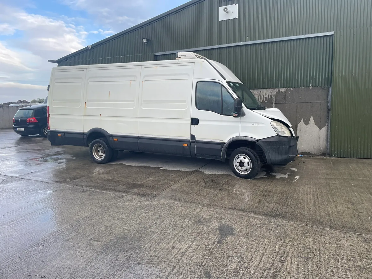 131 Iveco daily 3.0 twin wheel for dismantling - Image 1