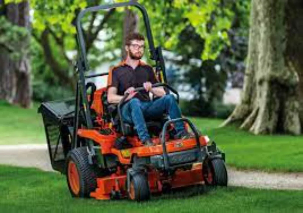Kubota GZD21 Zero Turn Collector - Image 1