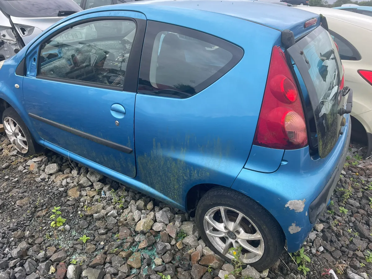 2008 Peugeot 107 petrol for dismantling - Image 2