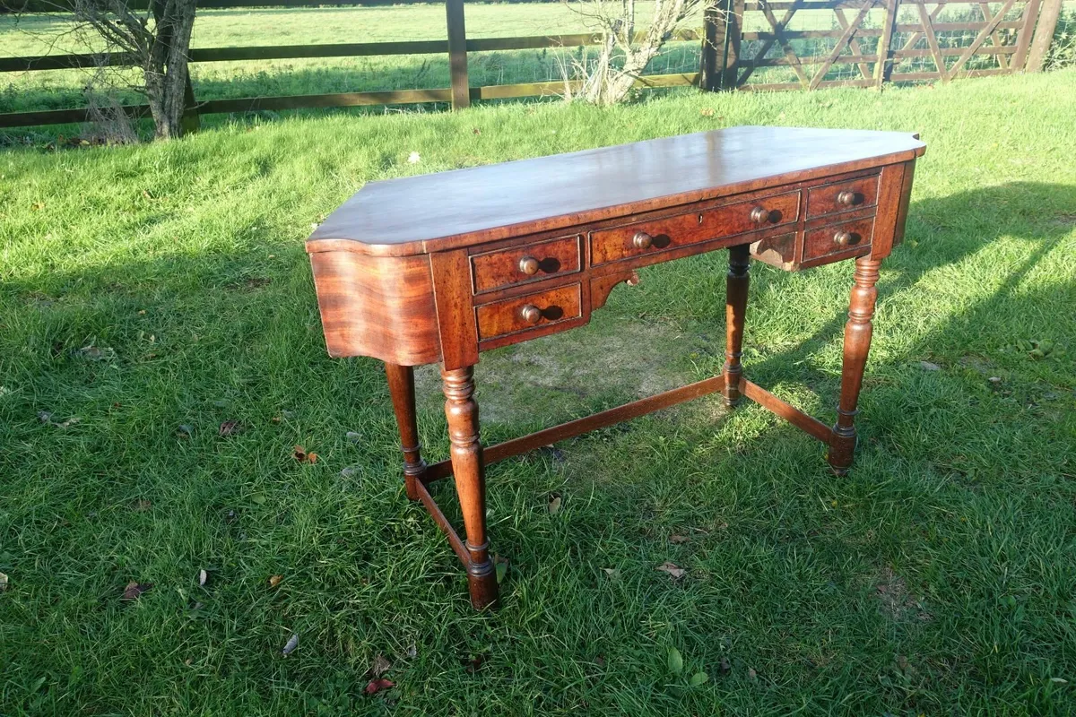 Georgian desk - Image 1