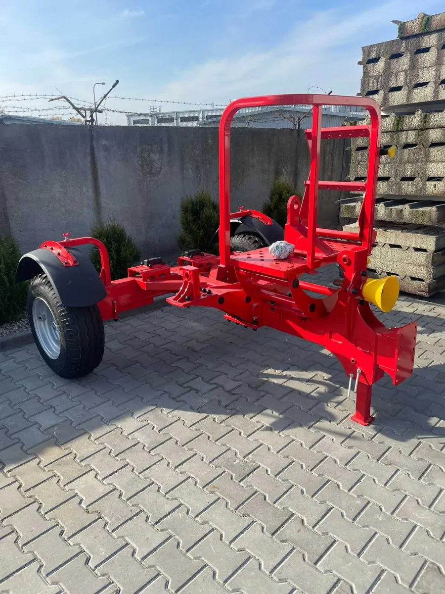 Trolley for fertiliser spreader