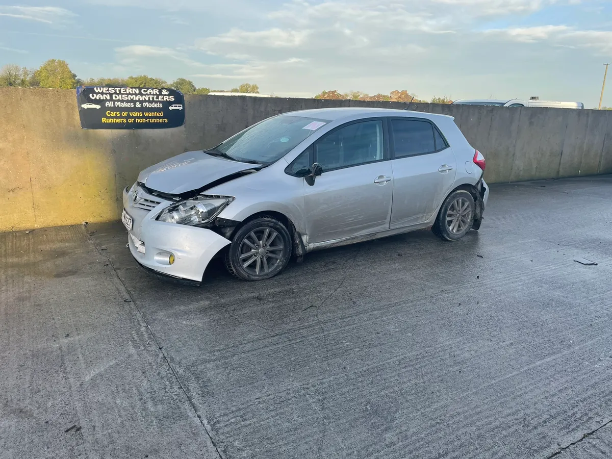 2011 Toyota auris 1.4 d4d 6 speed for dismantling