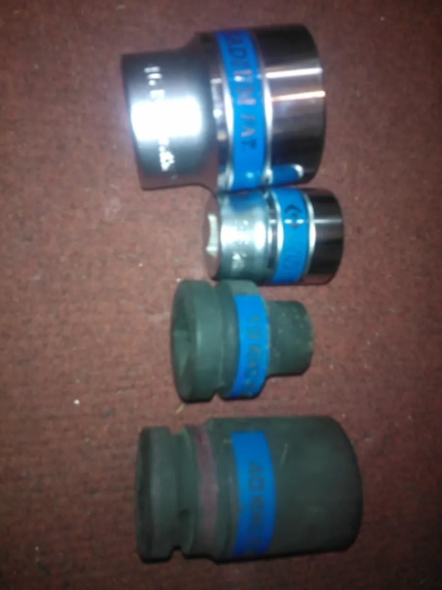 KTony sockets. Power bars, stilsons etc