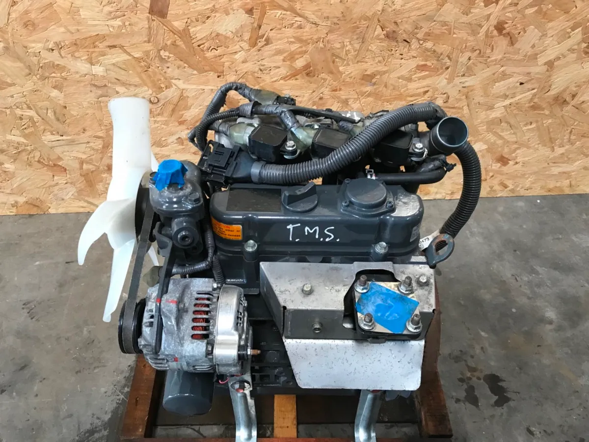*** KUBOTA 3 CYL PETROL ENGINE..WG972 *** - Image 2